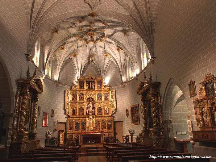 INTERIOR DEL TEMPLO HACIA LA CABECERA